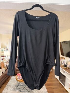 Old Navy Black Long Sleeve Scoop Neck Bodysuit